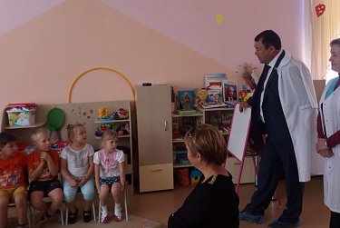 Ермек Алкулов побывал в детском саду